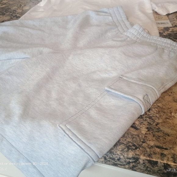 Levi's White and Blue Short Sleeve Size Large T-Shirt and Shorts Set - Picture 2 of 7